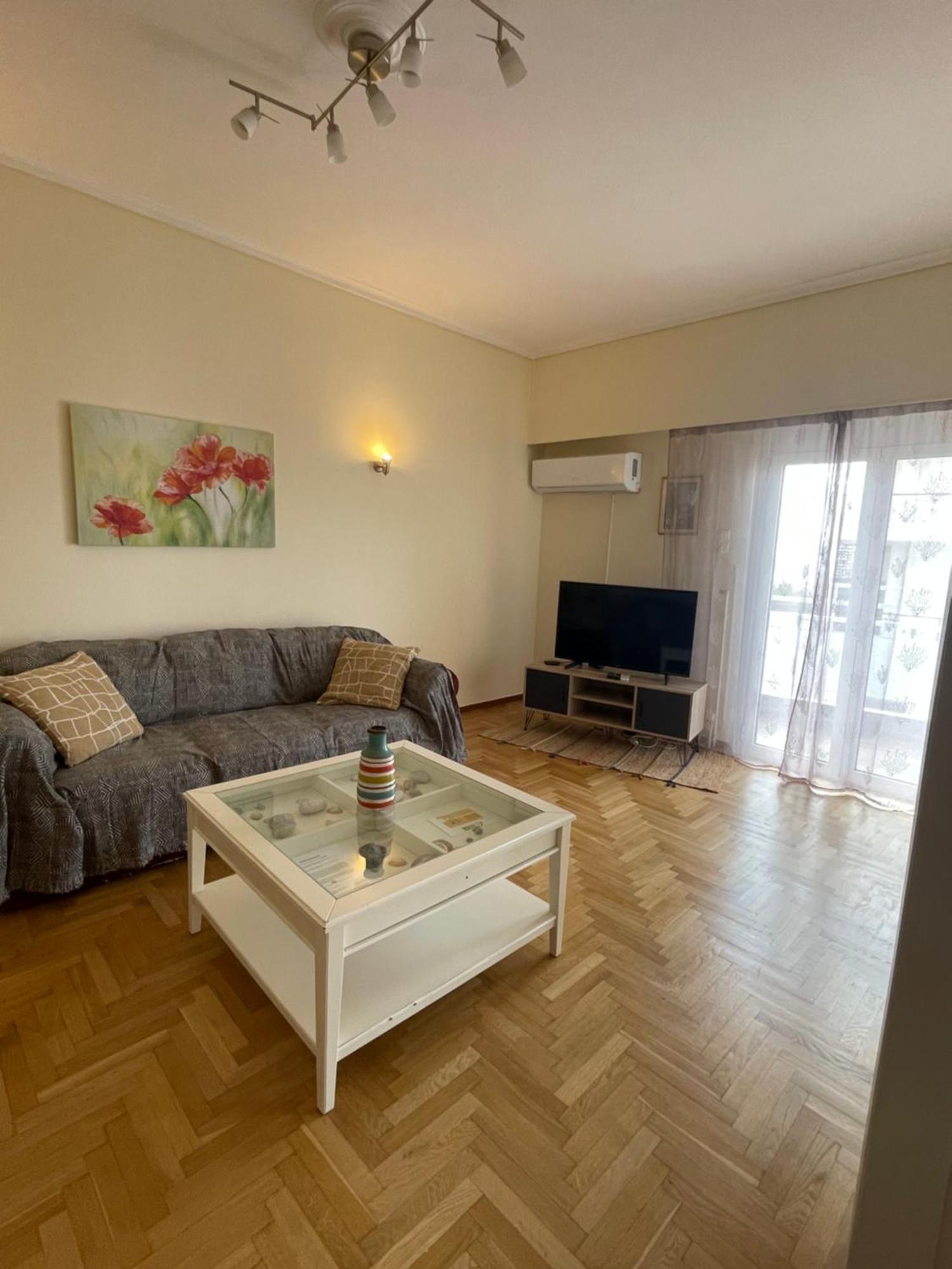 Cozy Apartment Near Metro-Athens View Bagian luar foto